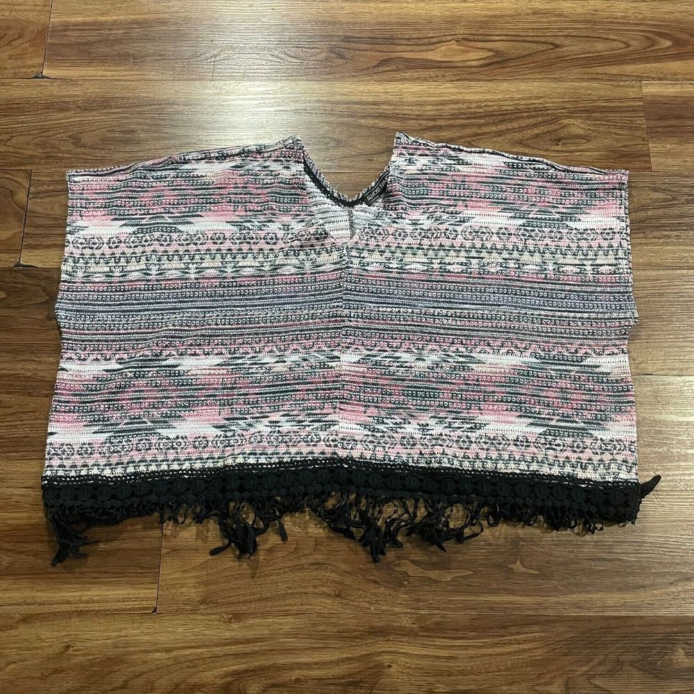 Almost Famous Women's Knit Poncho Top V Neck Fringe Tribal Print Sz M